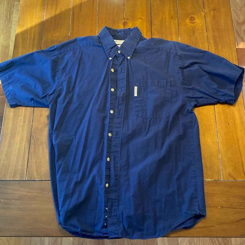 100% cotton Columbia short sleeve button down shirt.